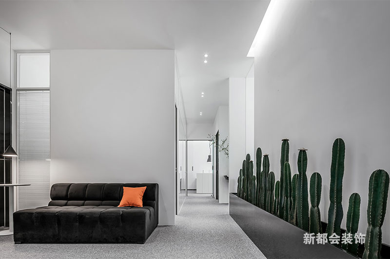 走廊寬敞剛好兩人的位置